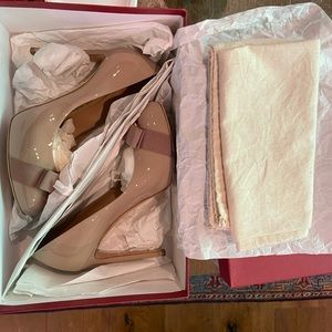 Ferragamo Neude Heels